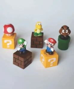 Alternative view of Goomba sobre una tubería verde