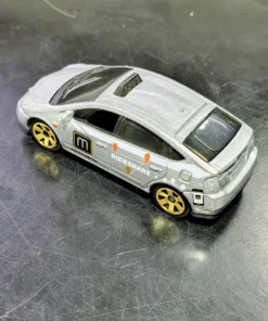 Alternative view of Toyota Prius Taxi Plateado Matchbox - Usado